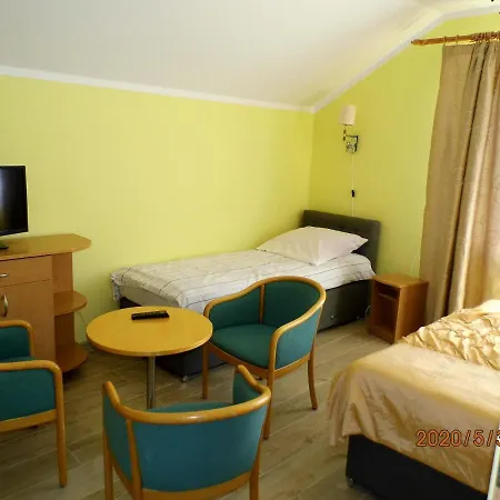 Δωμάτια σε οικογενειακή κατοικία Goscinne Natalia *